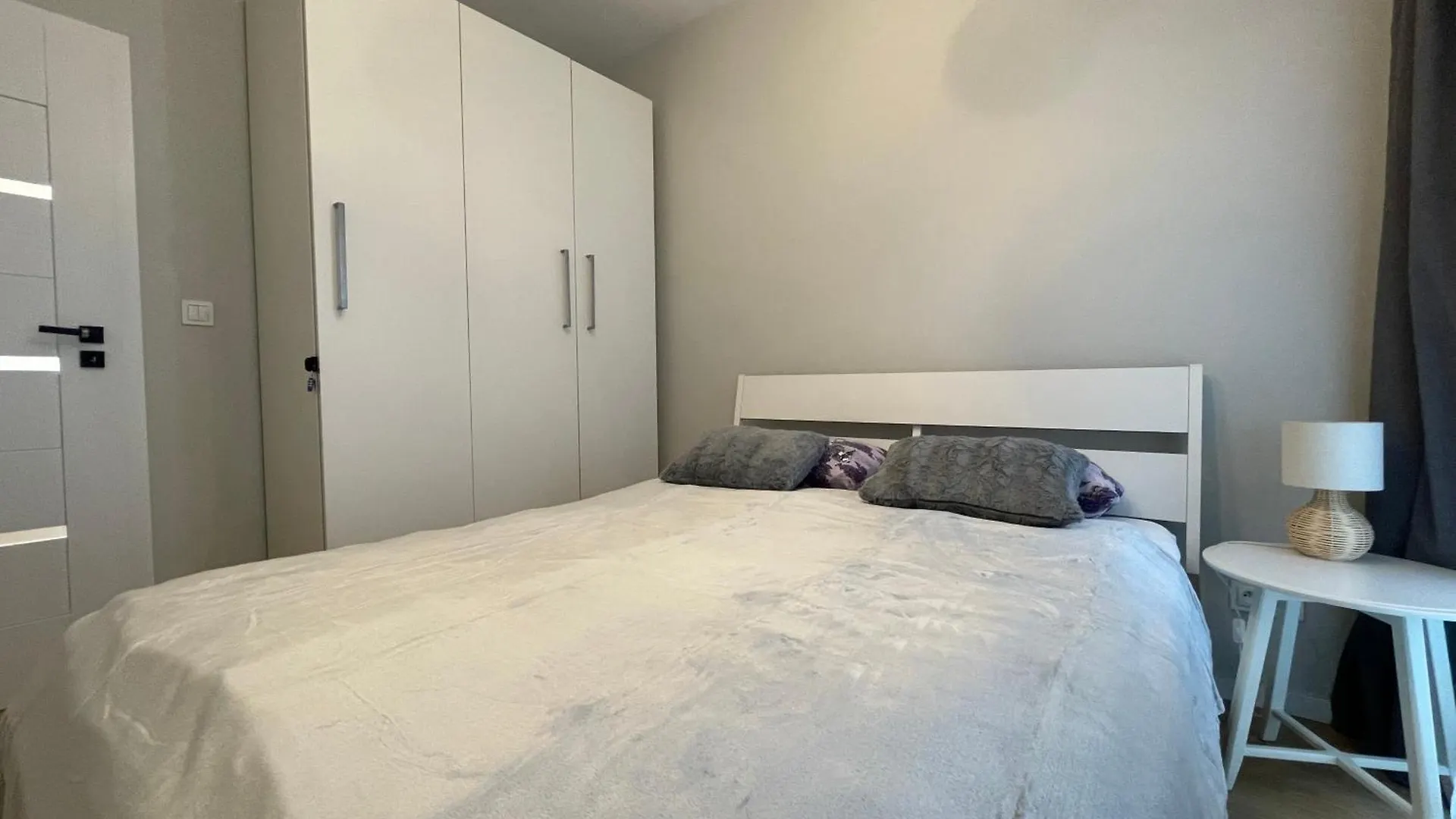 Apartment Essence Lux Apartment, Free Parking, Self Check-In 24H Poznan Poland