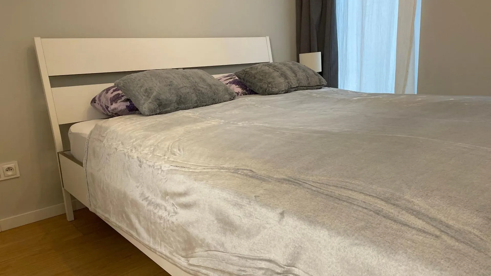 Essence Lux Apartment, Free Parking, Self Check-In 24H Poznan Daire